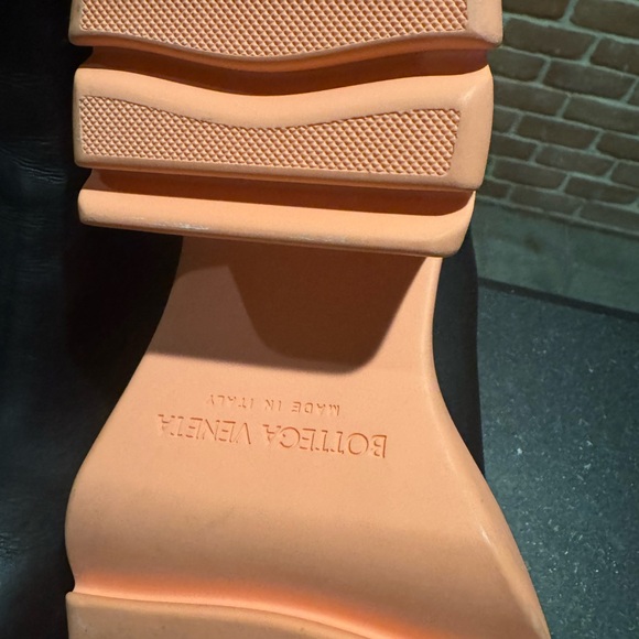 Bottega Veneta Flash Chelsea Boots - Picture 3 of 8